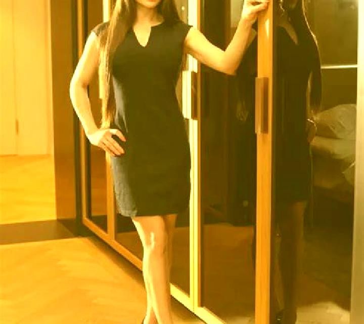 Abril Berrobi escort