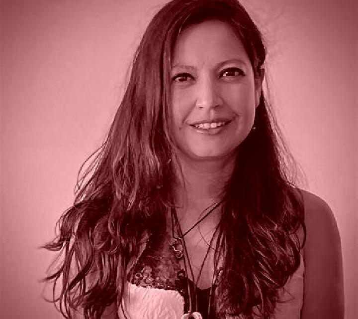 Abril Calles escort