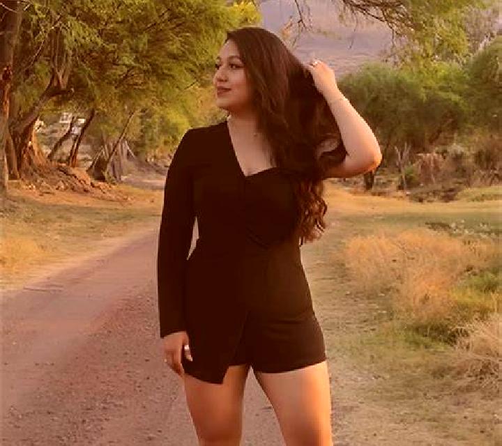 Abril Mojados escort