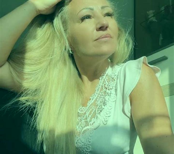 Aitana 3 Grado escort