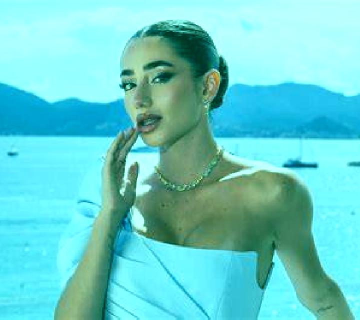 Alba Barbolla escort