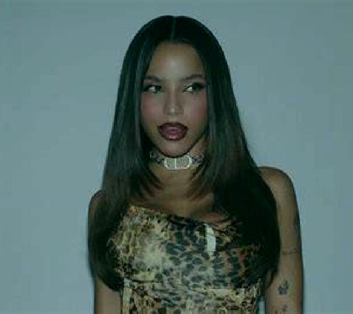 Alba Luyego escort