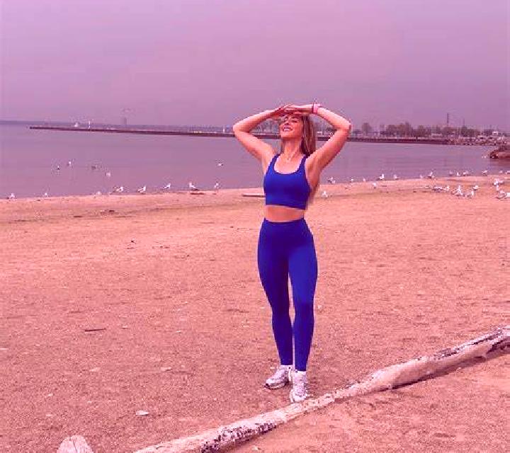 Andrea 2 Friol escort