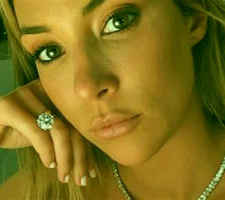 Andrea 3 Pertusa escort