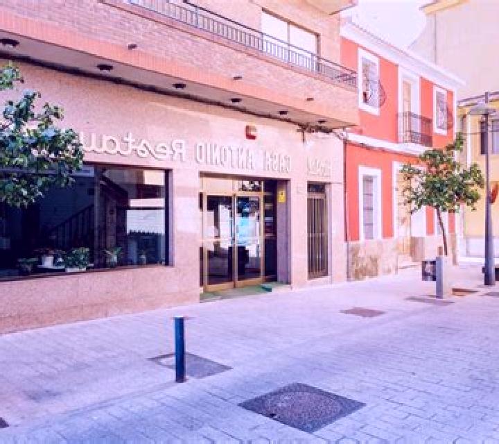Antonella Cabizuela escort