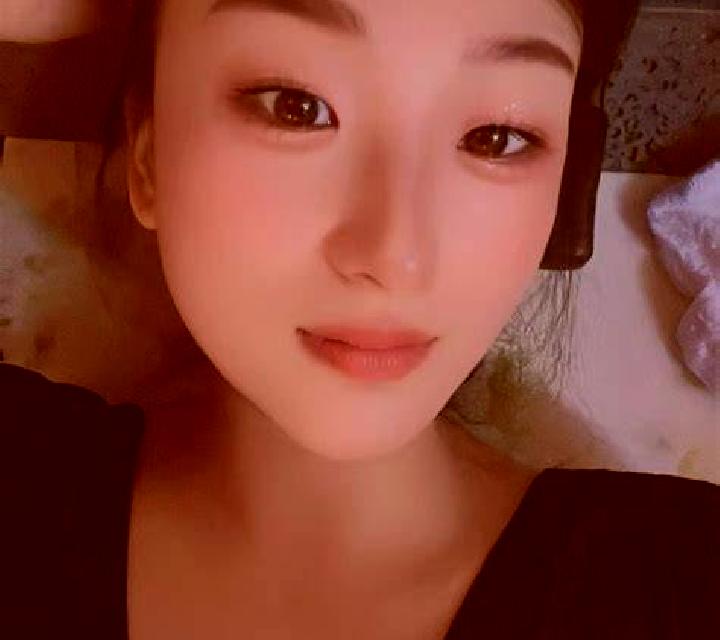 Camila Olius escort
