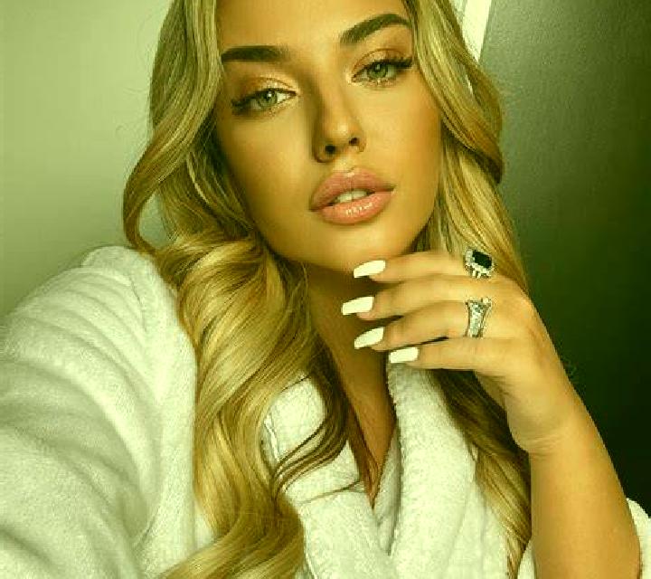 Cecilia Caceres escort