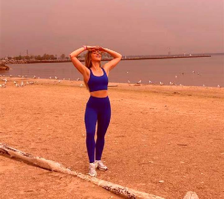 Elena 2 Ador escort