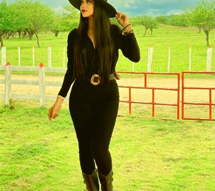 Elena 3 Leza escort