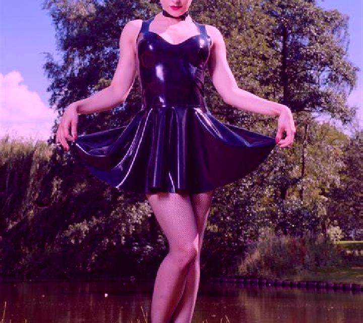 Elena Valdemadera escort
