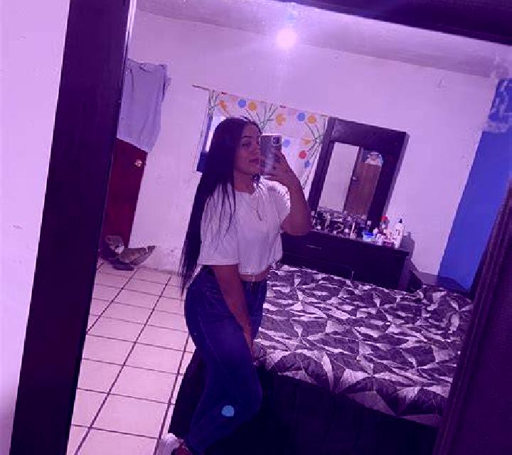 Emilia 2 El Grado escort
