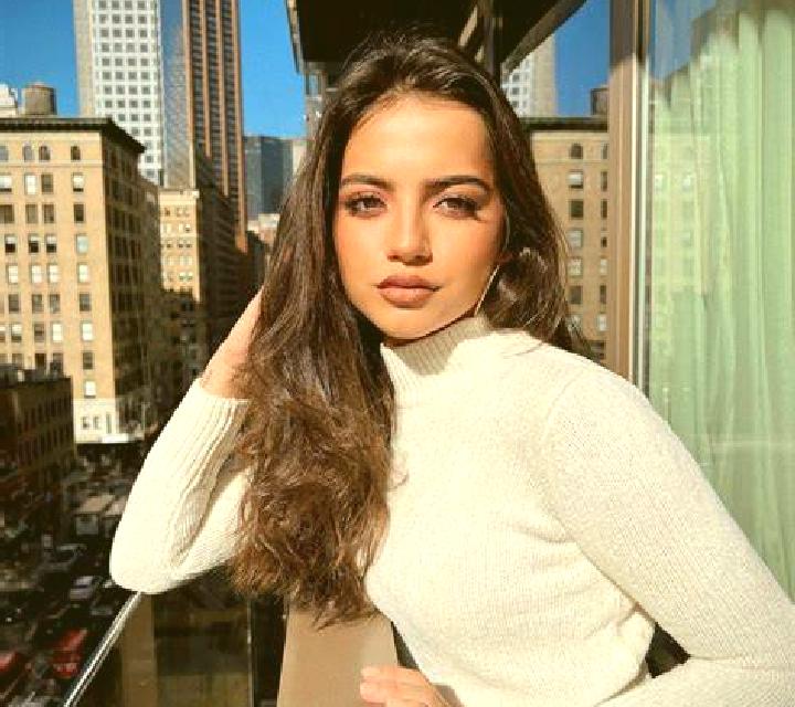 Emilia 3 Pilar escort