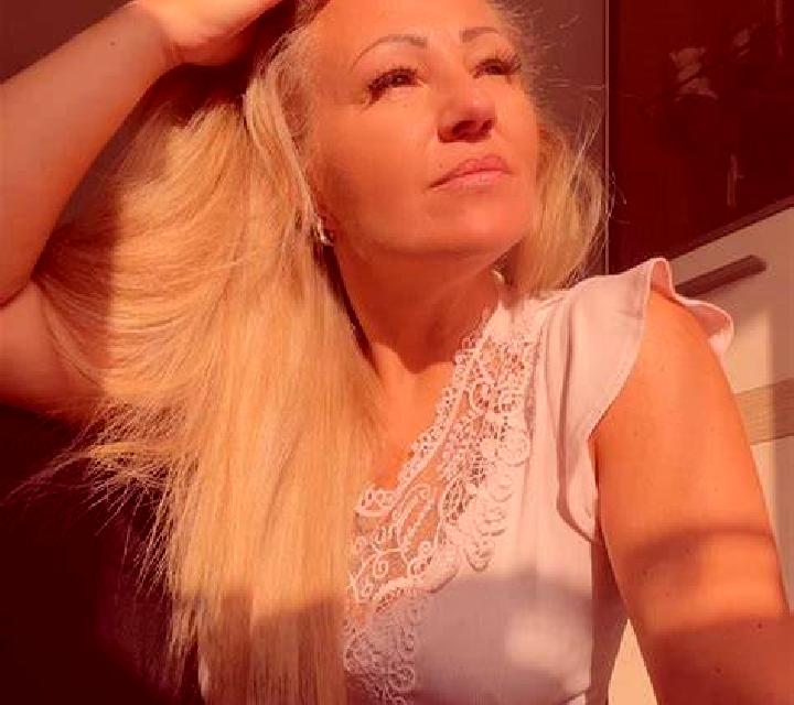 Estrella Moral de la Reina escort