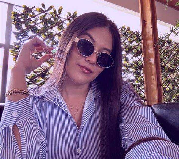 Giulia Izurtza escort