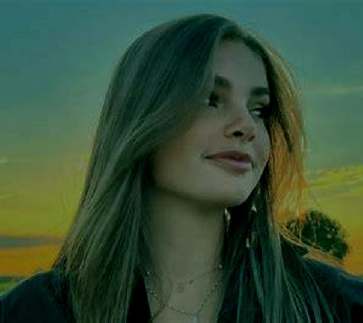 Isabela Estella-Lizarra escort