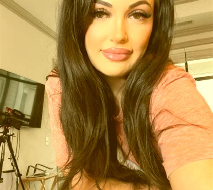 Isabela Palomas escort