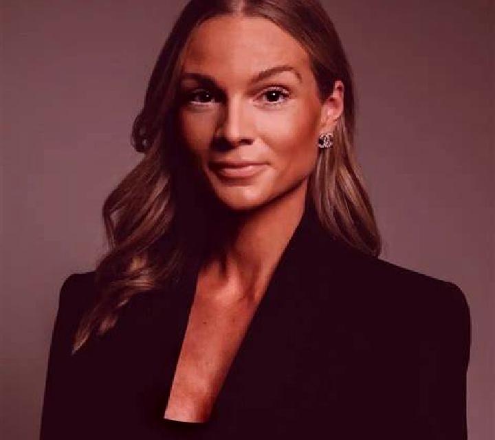 Julia 3 Cati escort