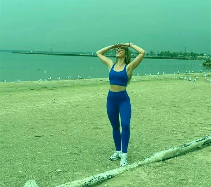 Julia 3 La Rambla escort