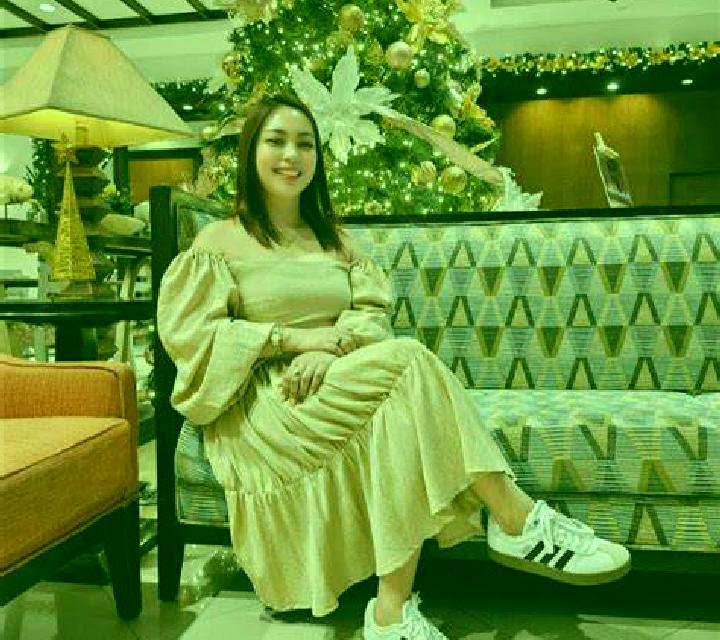 Lola 3 Valderas escort