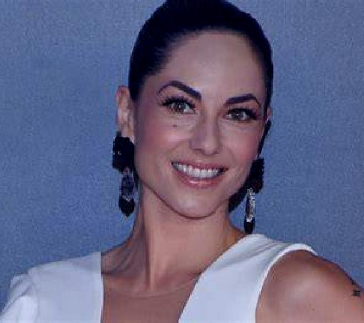 Lola Uruena escort