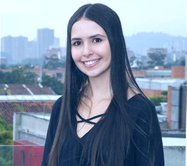 Lorena Orcasur escort