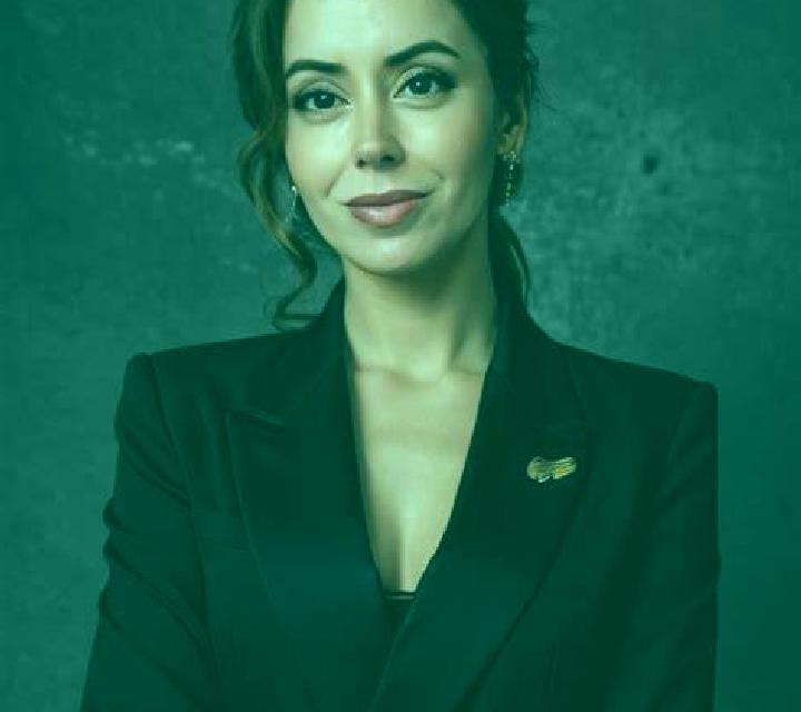 Lorena Viznar escort