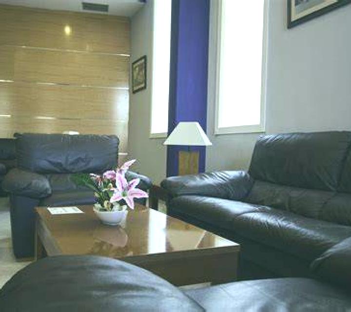 Luna 3 Alfarnate escort