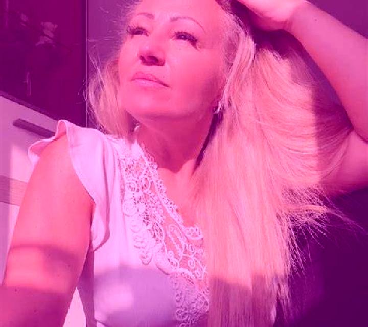 Luna 3 Constanzana escort