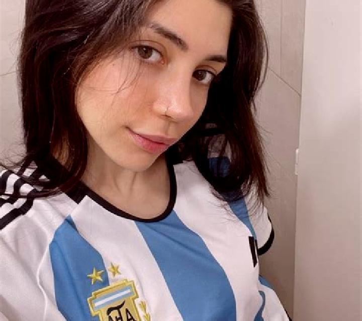María Algamitas escort