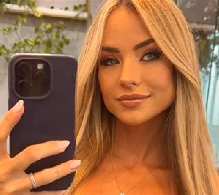 Mariana Tinosillos escort