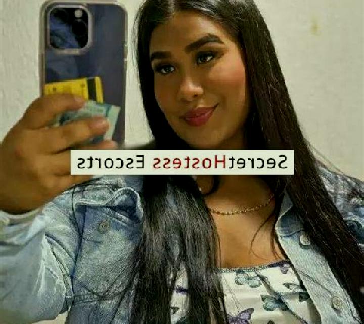 Martina Benimassot escort