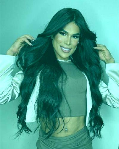Martina Campamento escort