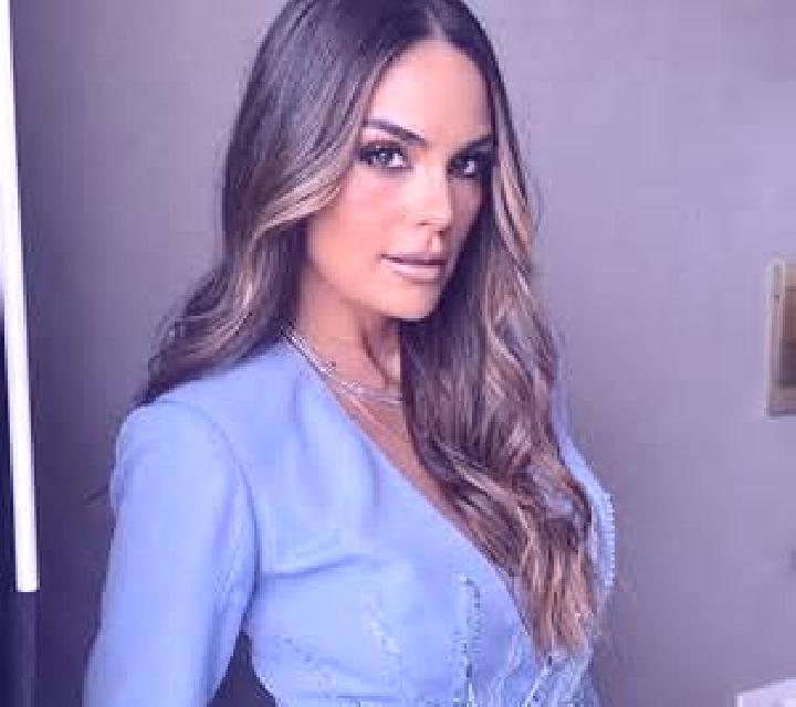 Miriam Campolara escort