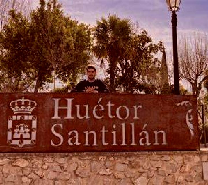 Nadia Huetor Santillan escort