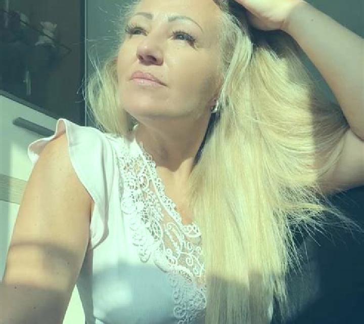Natalia Arama escort