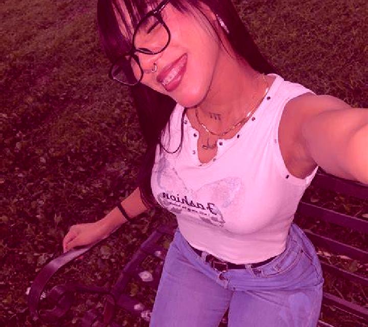 Nora 2 Campamento escort