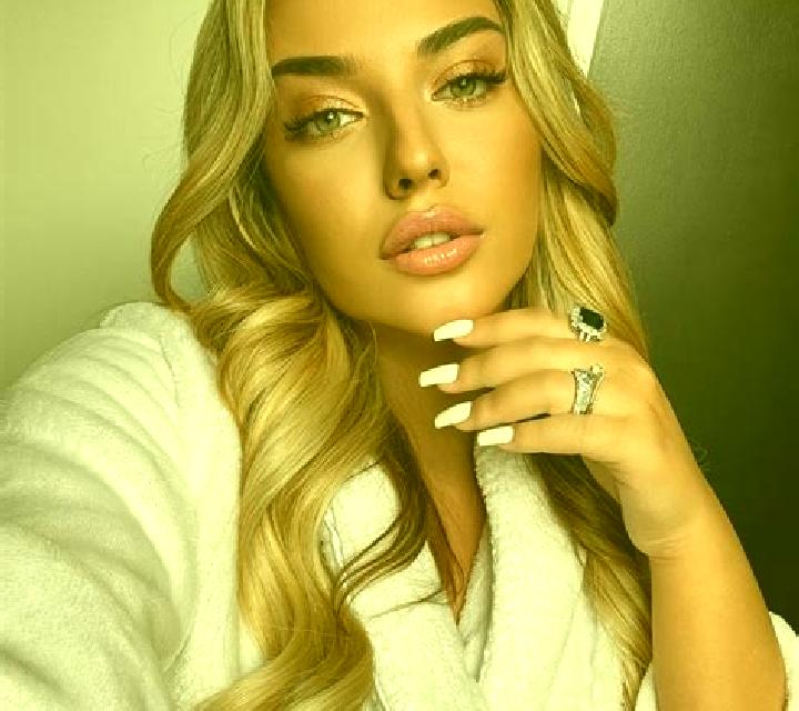 Nora La Pedraja de Portillo escort