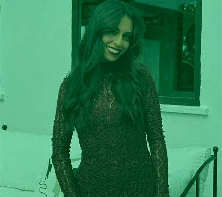 Nora Pescueza escort