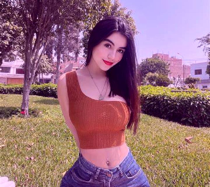 Olivia 3 Mozarbez escort