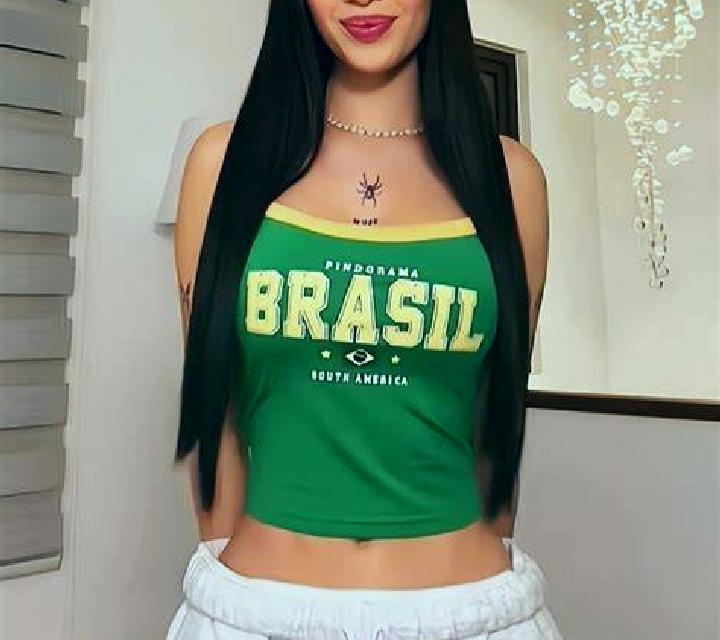 Olivia Lecinena escort