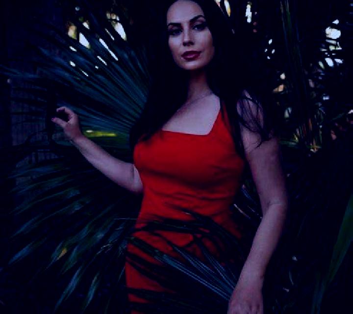 Paula Villar del Humo escort