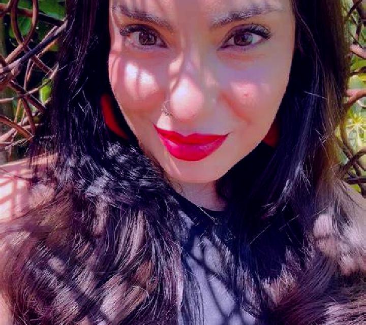 Selene 2 Albal escort