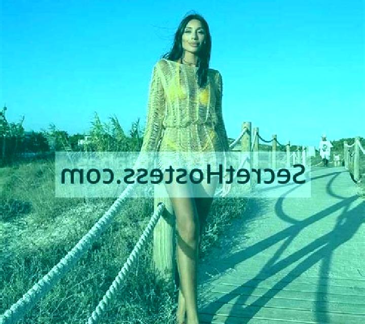 Selene 3 Otura escort