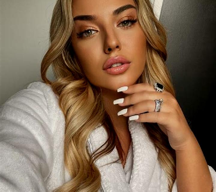 Selene Camarasa escort