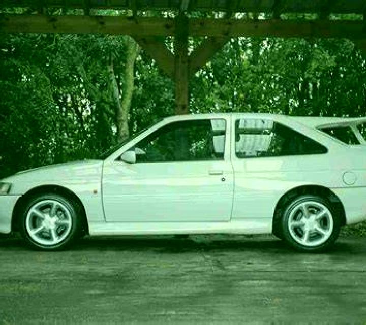 Zara 2 Barracas escort