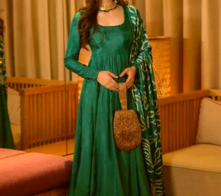 Zara Almazul escort